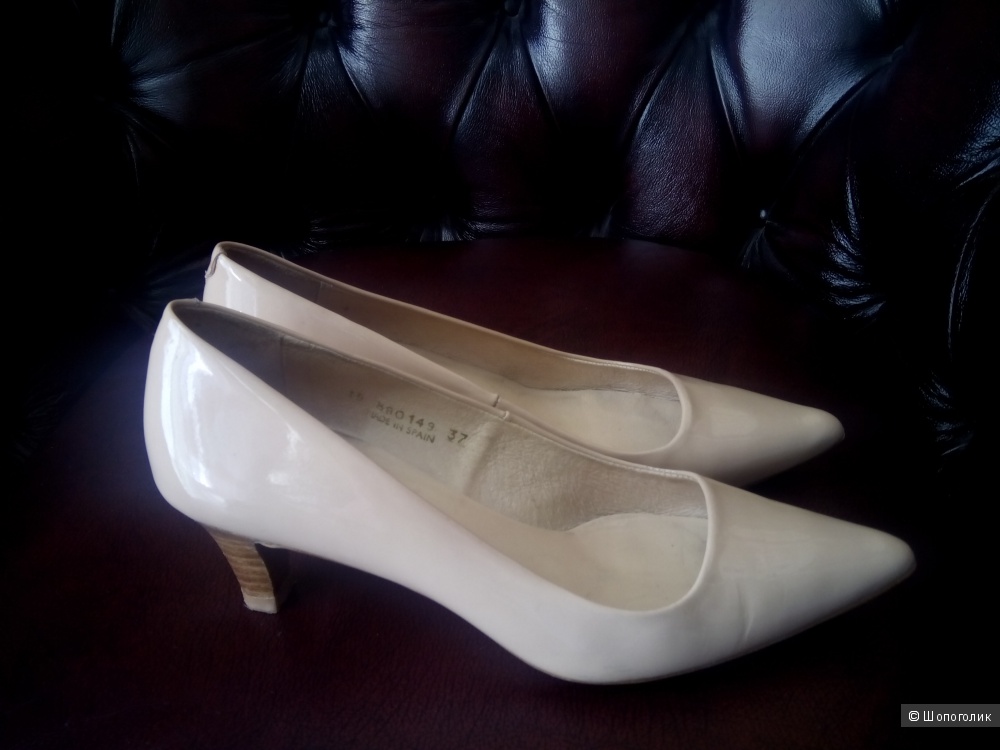 Нюдовые туфли лодочки, натуральная лакированная кожа, на удобном каблуке Gadea Испания 37 размер