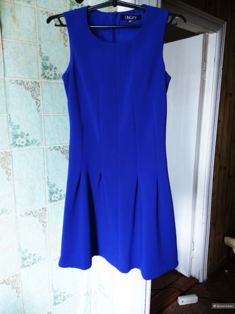 Платье, красивого синего цвета 40 размера, идет на 42 российский! Недорого!