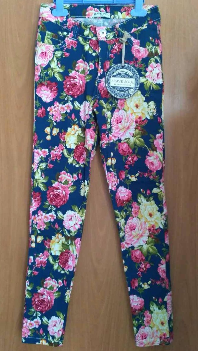 Эластичные яркие брюки - джинсы с цветочным принтом Brave Soul, р-р XS.