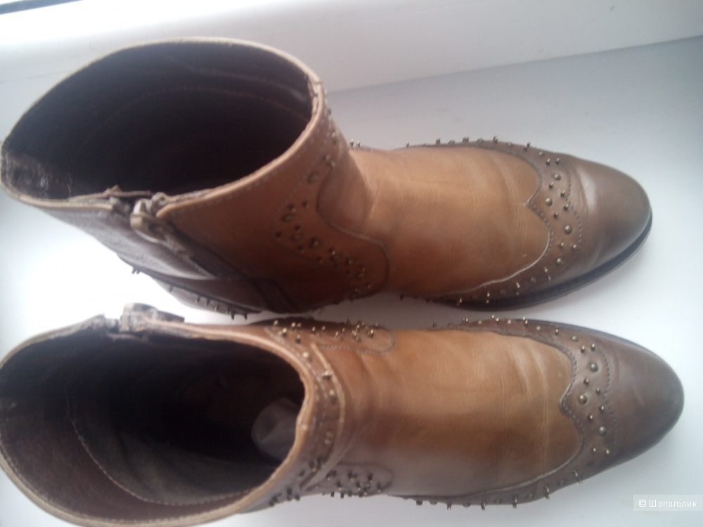 Кожаные ботинки-броги цвета коньяка Ilario Ferucci 38 размер.