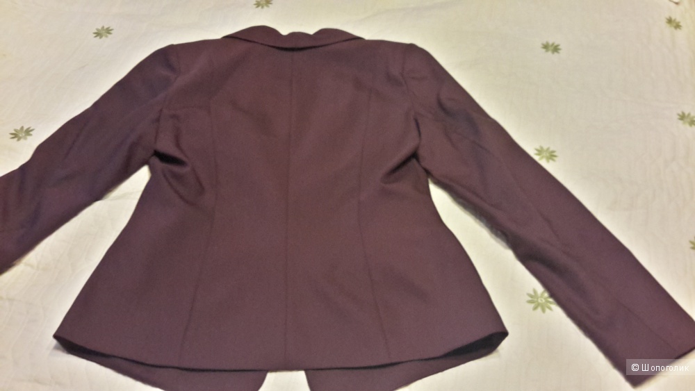 Женский пиджак темно-бордового цвета Charuel размер 50 на 48 скорее застежка на один крючок