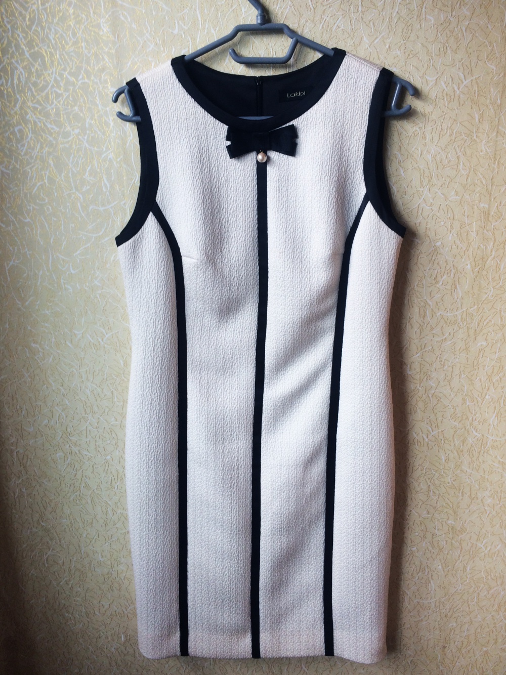 Кремовое платье-футляр Lakbi (size 48)