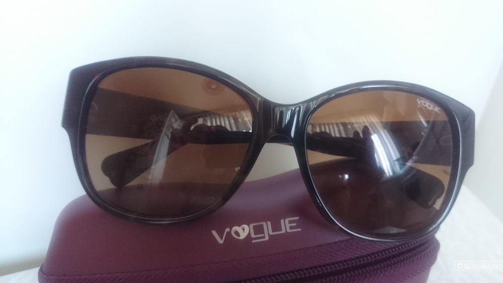 Солнцезащитные очки "кошачий глаз" Vogue
