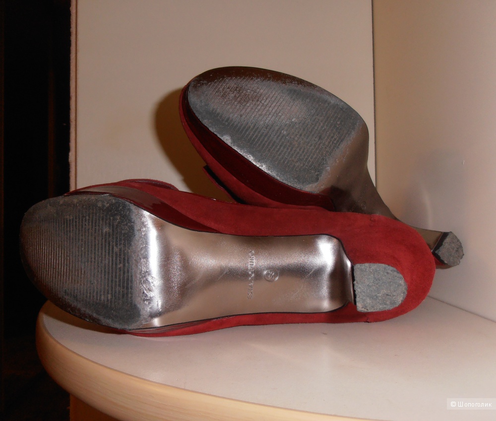 Продам замшевые туфли, производства Испании, размер 38-й европейский.