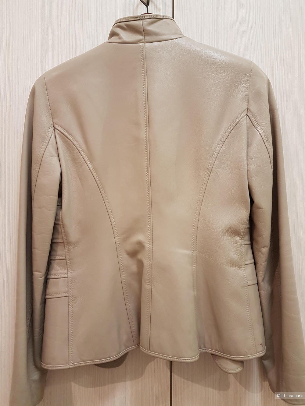 Куртка кожаная бежевая с оборкой, размер 42