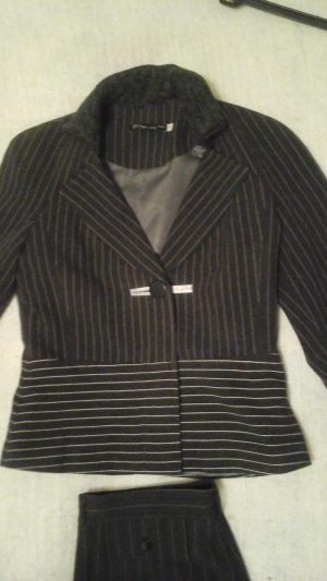 Костюм: пиджак, бриджи на 44-46 размер