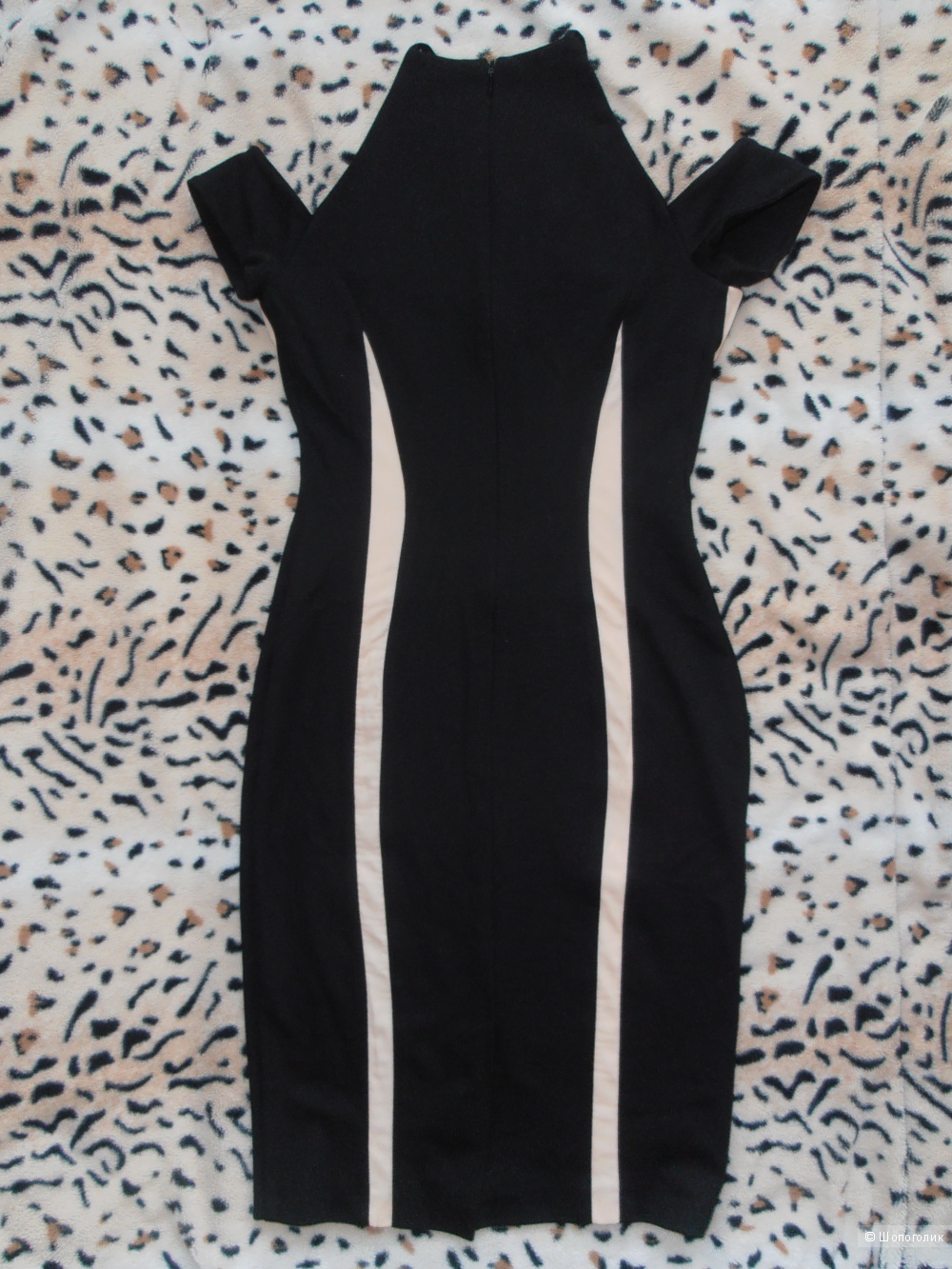 Облегающее платье с боковыми вставками и открытыми плечами ASOS , размер 10 UK.