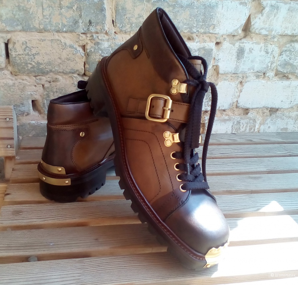 MIU MIU новые ботинки на шнурках с металлическими аппликациями,40 размер итальянский,на 41-42,унисекс