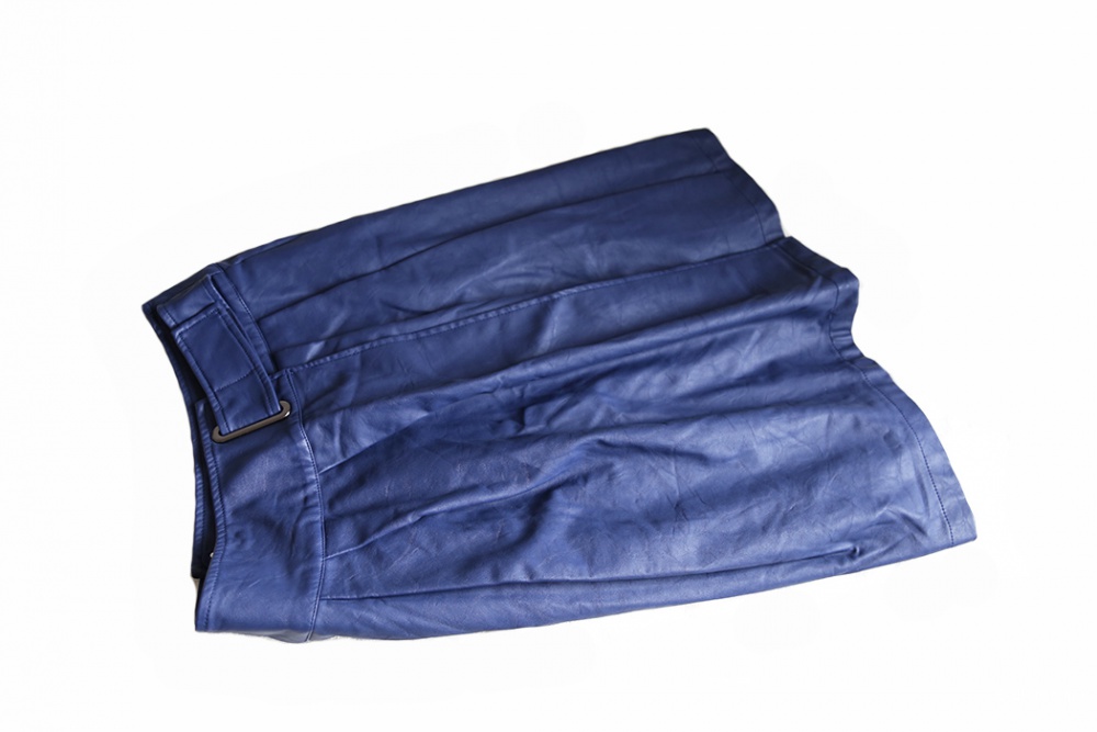 Новая синяя юбка-миди с запахом «под кожу» М