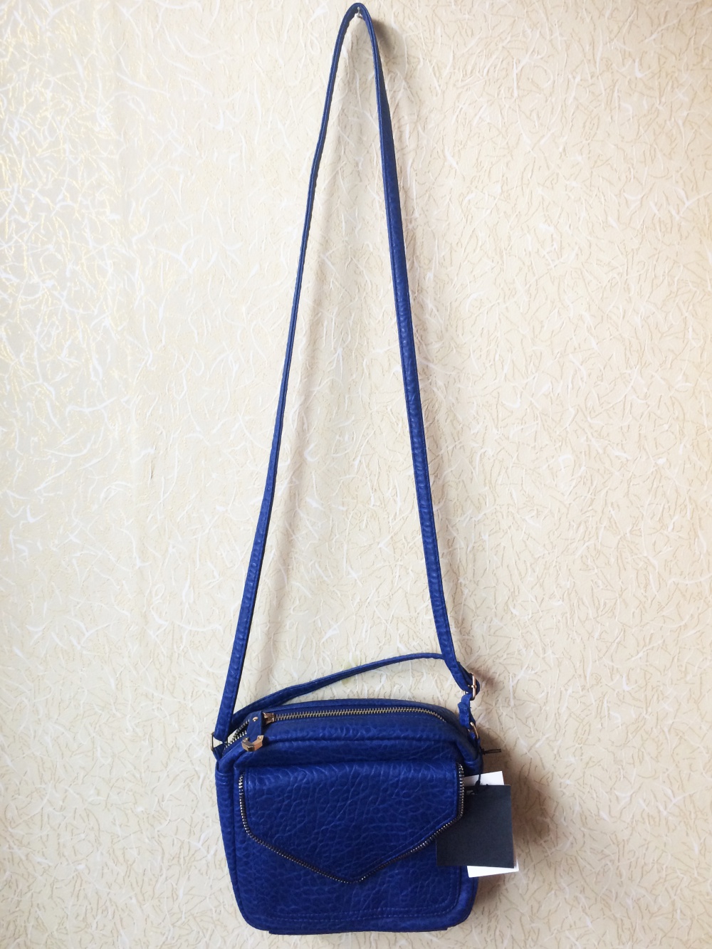 Новая синяя сумка на длинном ремешке New Look