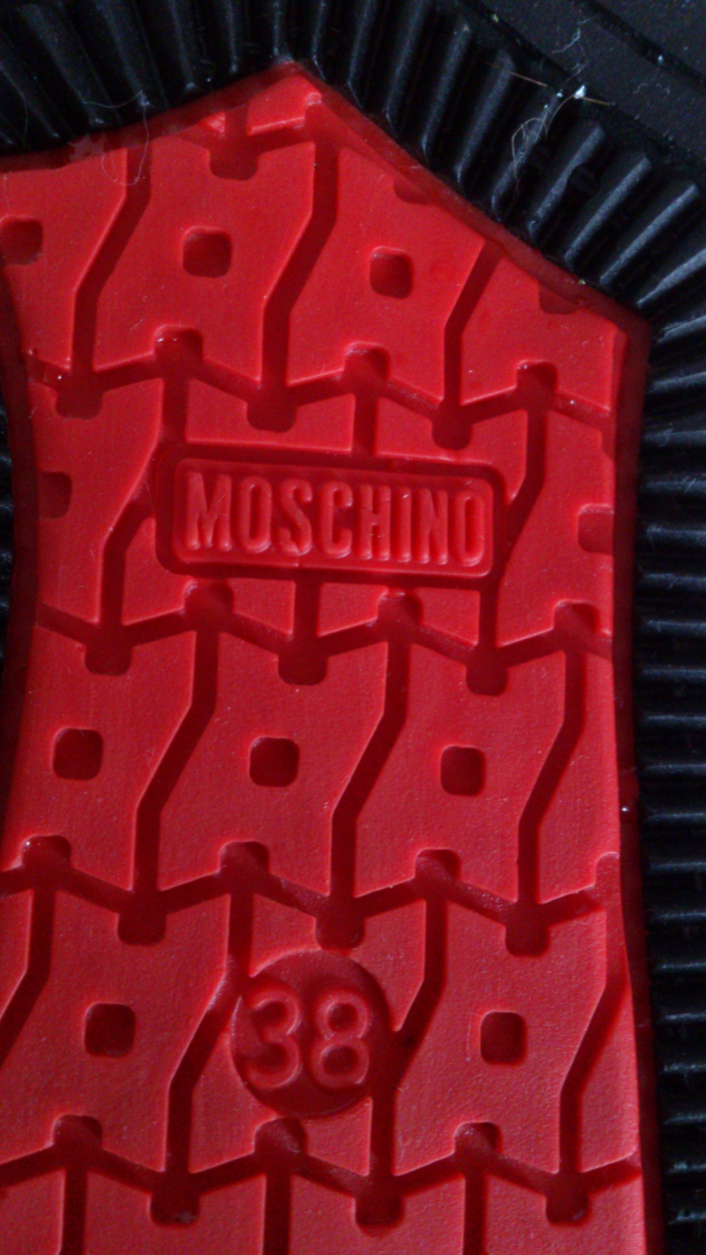 Кроссовки красные MOSCHINO, размер 38, Италия