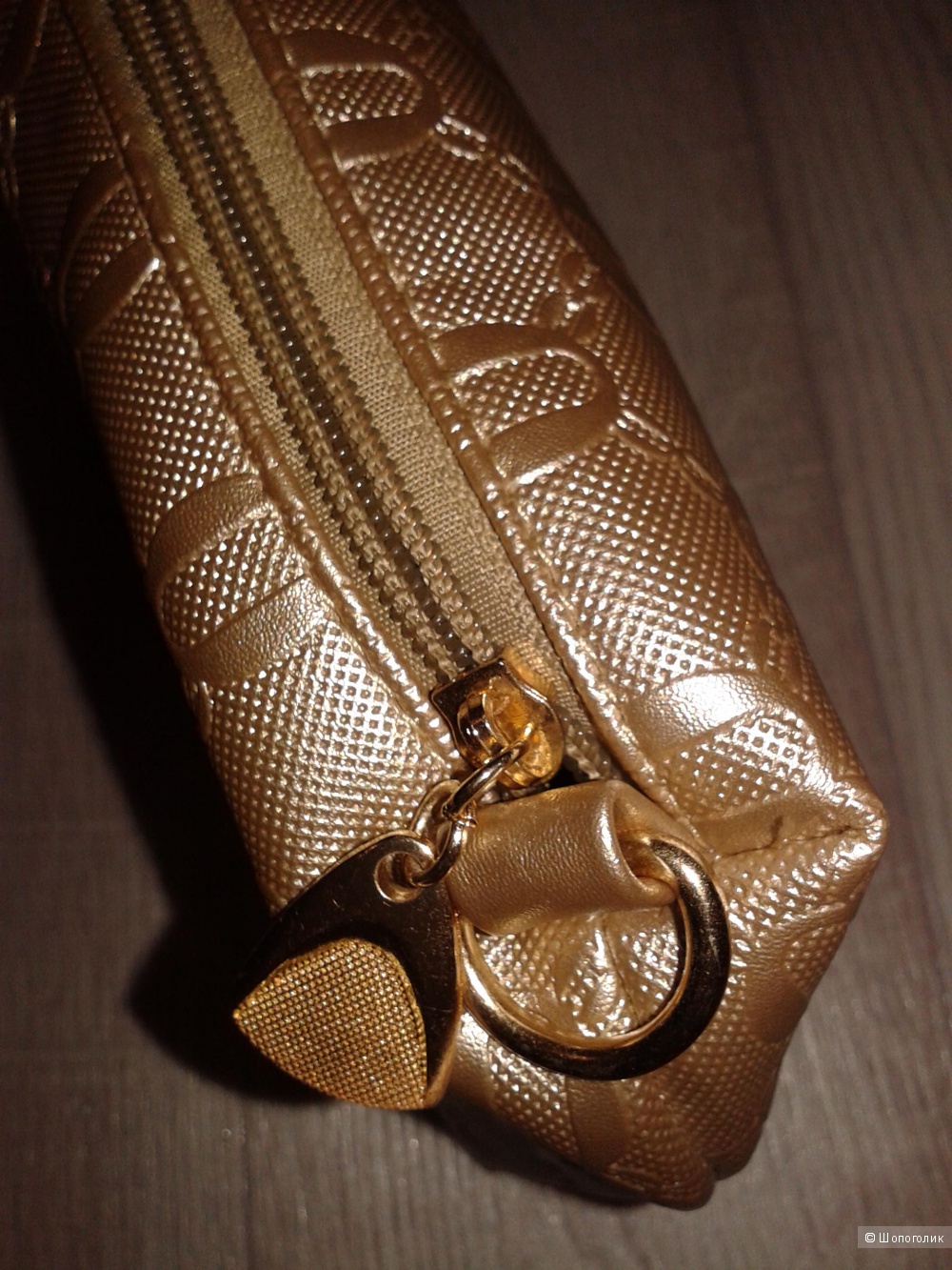 Дамская золотая сумочка
