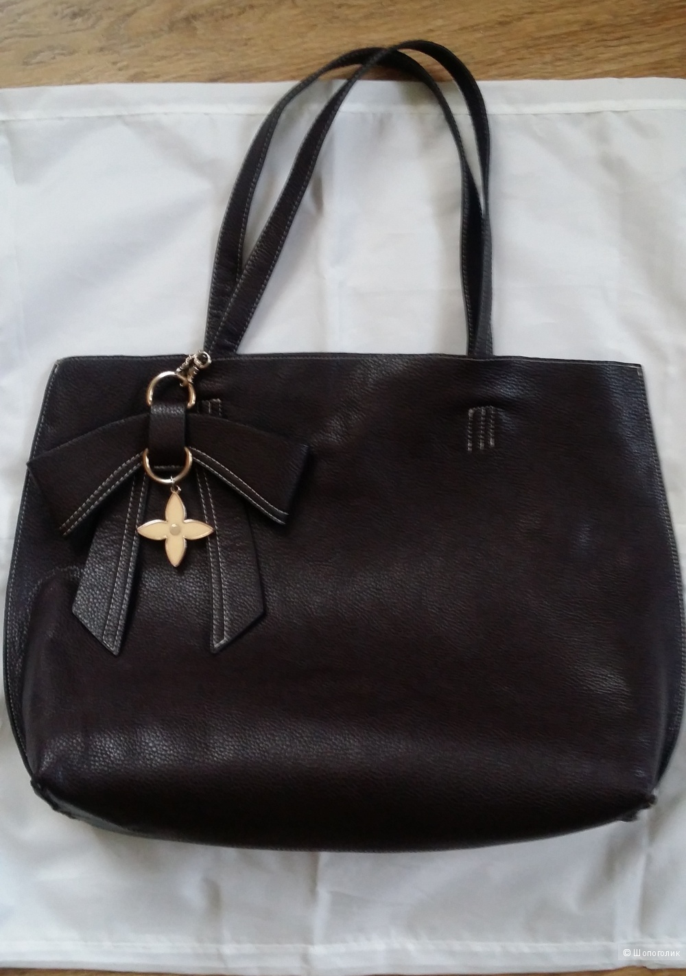 Комплект из двух сумок британской фирмы  Accessorize шоколадного цвета.