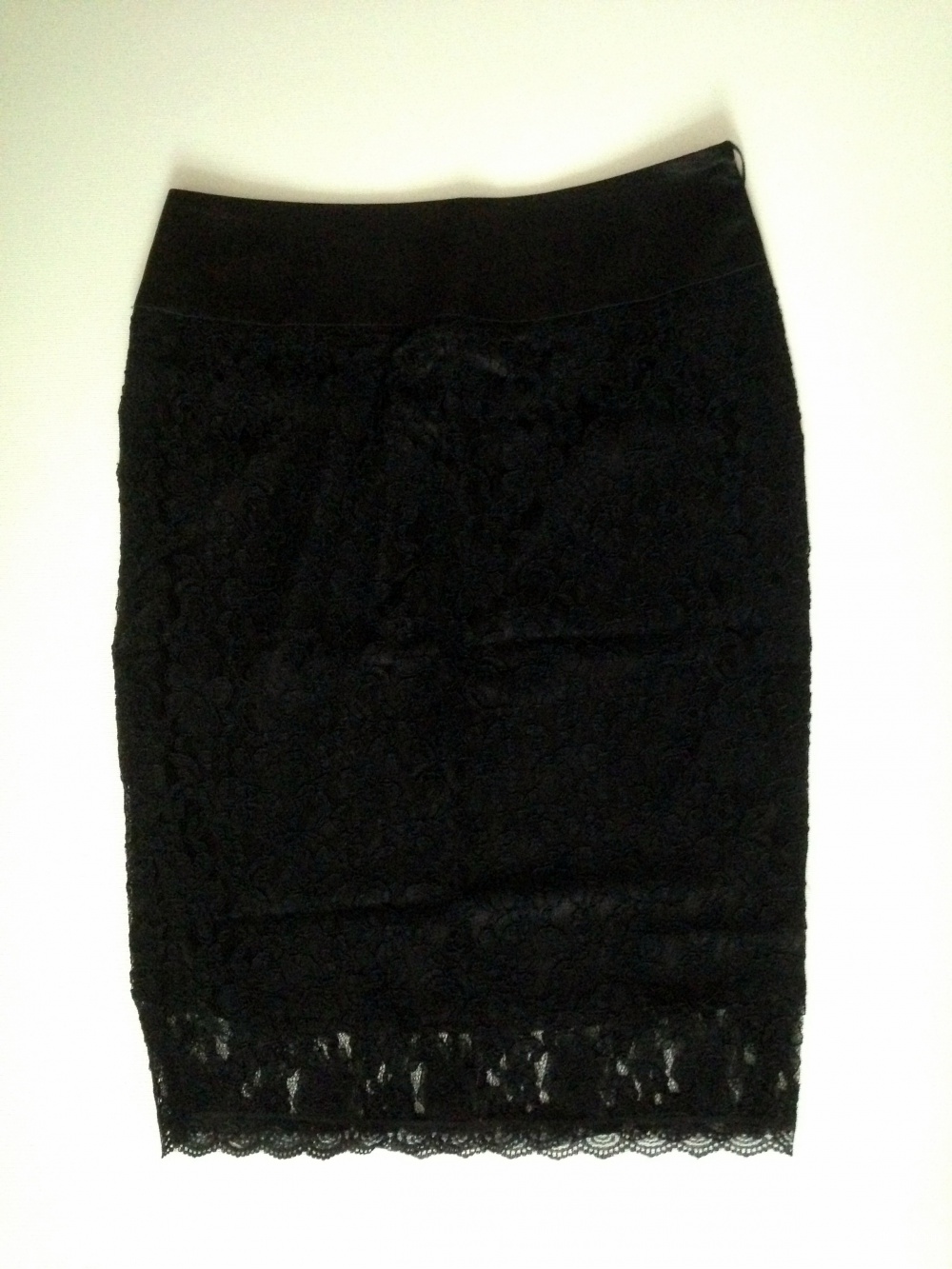 Черная юбка-карандаш кружевная, размер 44