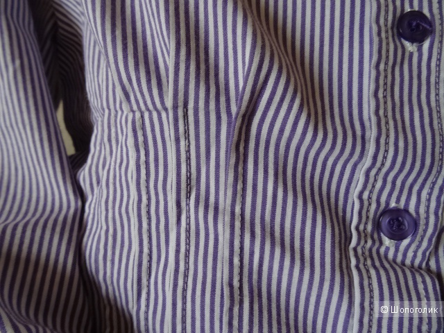 Рубашка приталенная в бело-фиолетовую полоску, размер 40-42, б/у