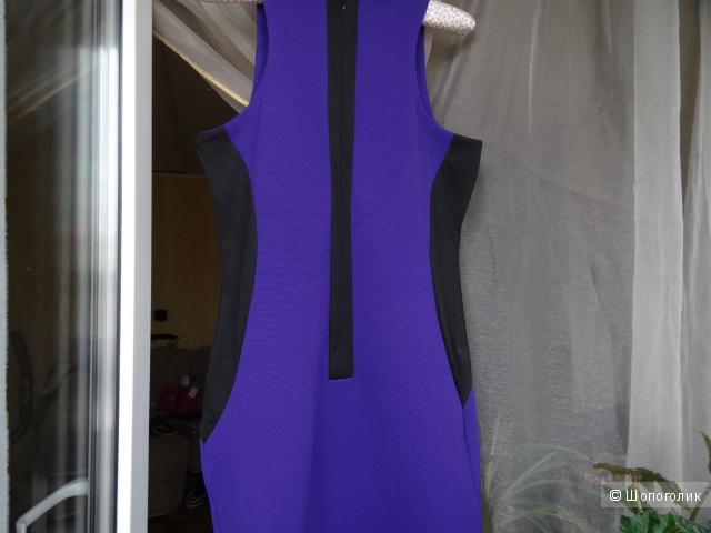 Платье-футляр Prive с вставками по бокам, размер 40-42, б/у