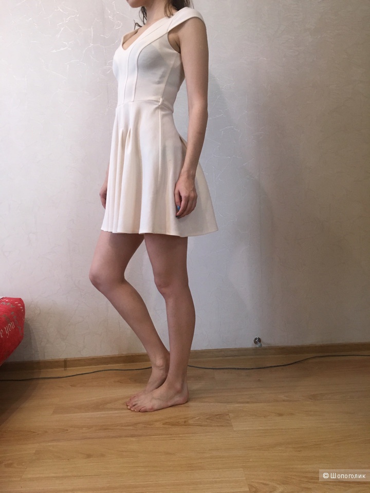 Платье ASOS кремового цвета, размера 6UK