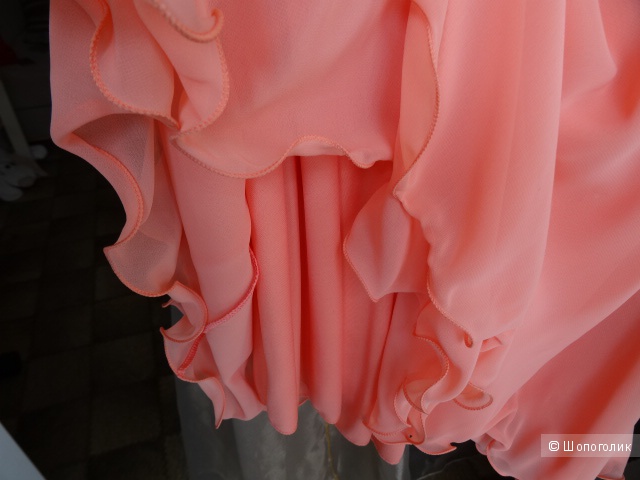 Коктельное платье в нежно-персиковом цвете в греческом стиле, размер 40-42,б/у