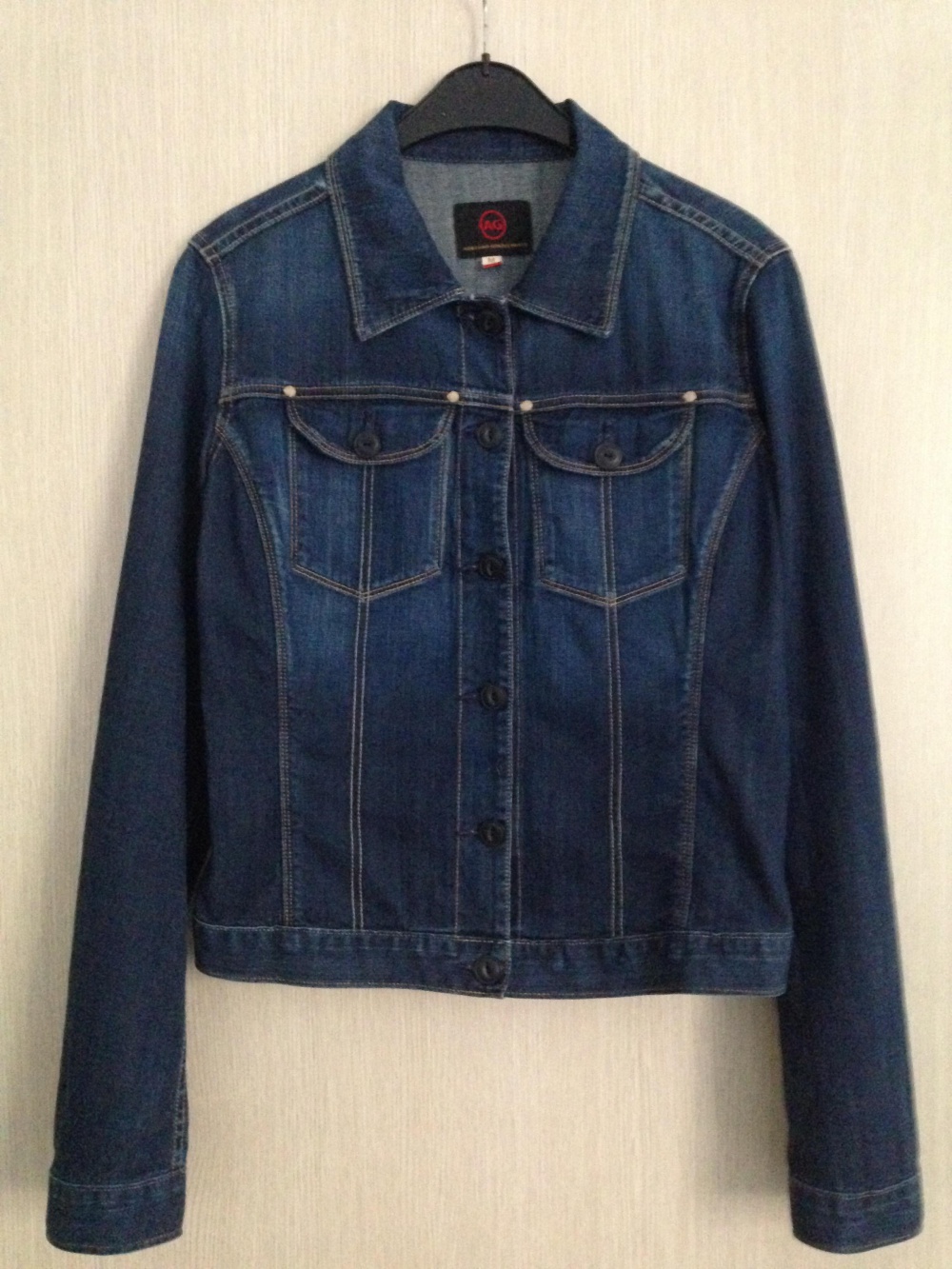 Джинсовая куртка , размер - M,  " ADRIANO GOLDSCHMIED ", США.