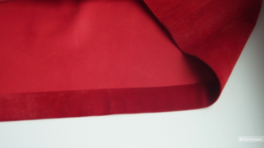 Эффектная юбка из красной велюровой замши, размер M