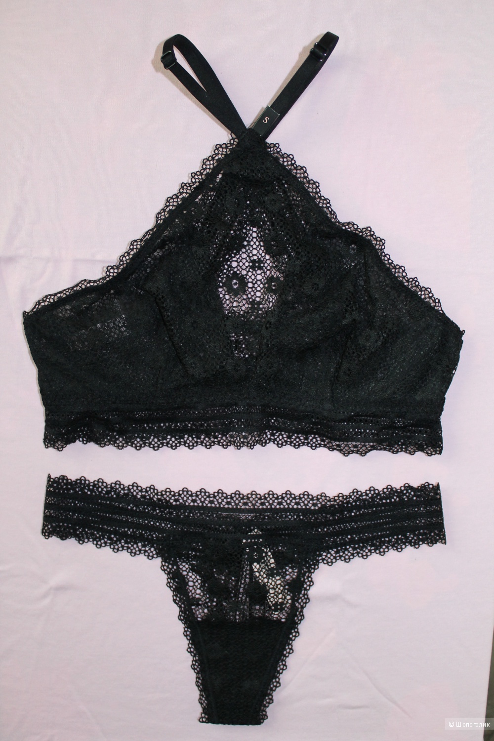 Бралетка с трусиками Victoria's Secret (High-neck Bralette+Medallion Lace Thong Panty), черные, размер S