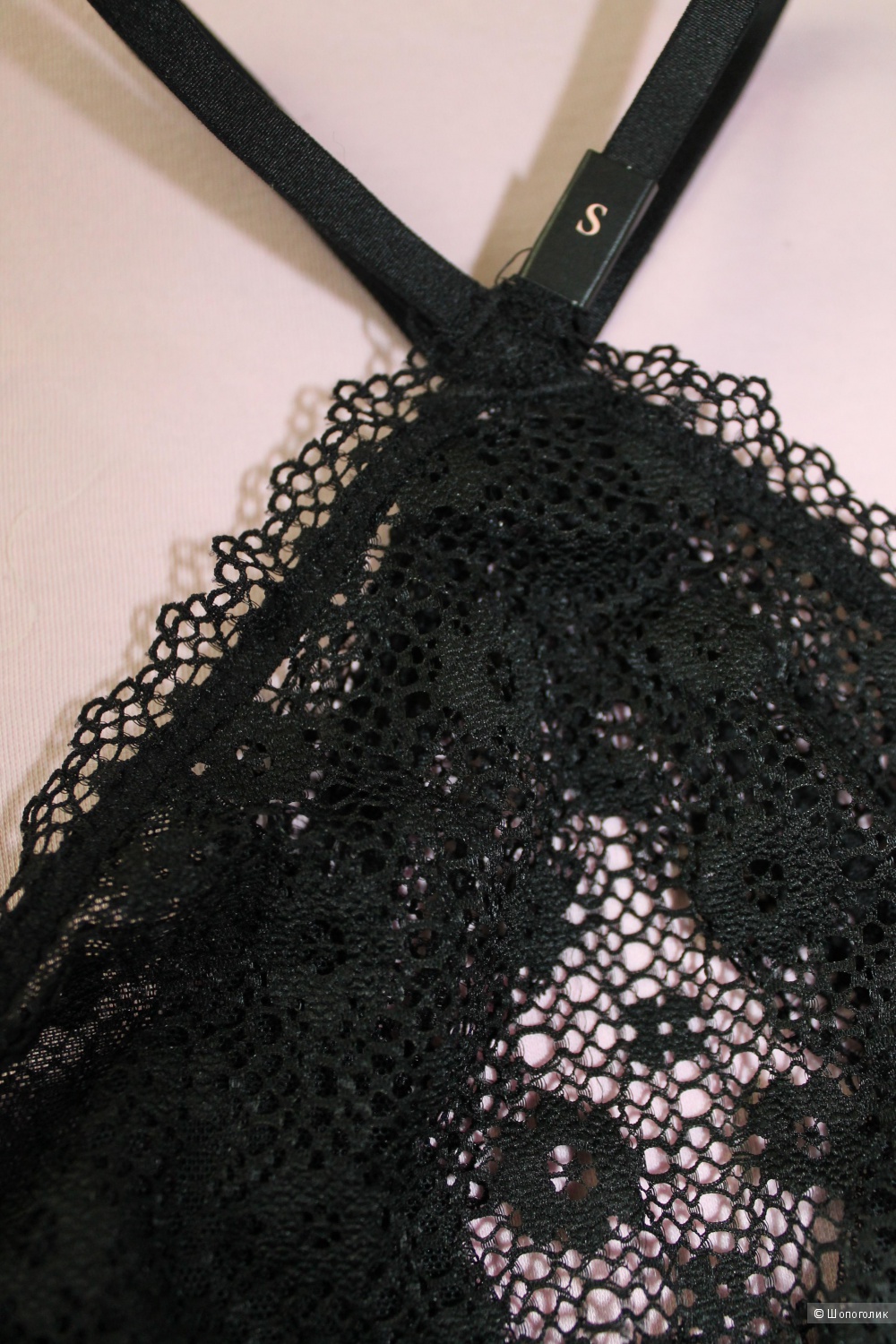 Бралетка с трусиками Victoria's Secret (High-neck Bralette+Medallion Lace Thong Panty), черные, размер S