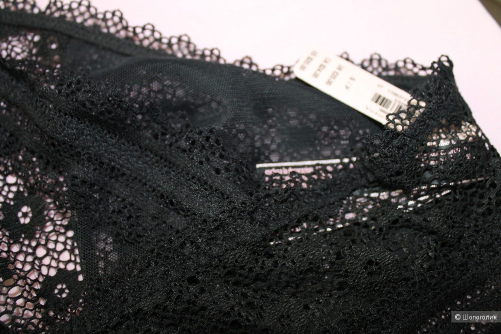 Бралетка с трусиками Victoria's Secret (High-neck Bralette+Medallion Lace Thong Panty), черные, размер S