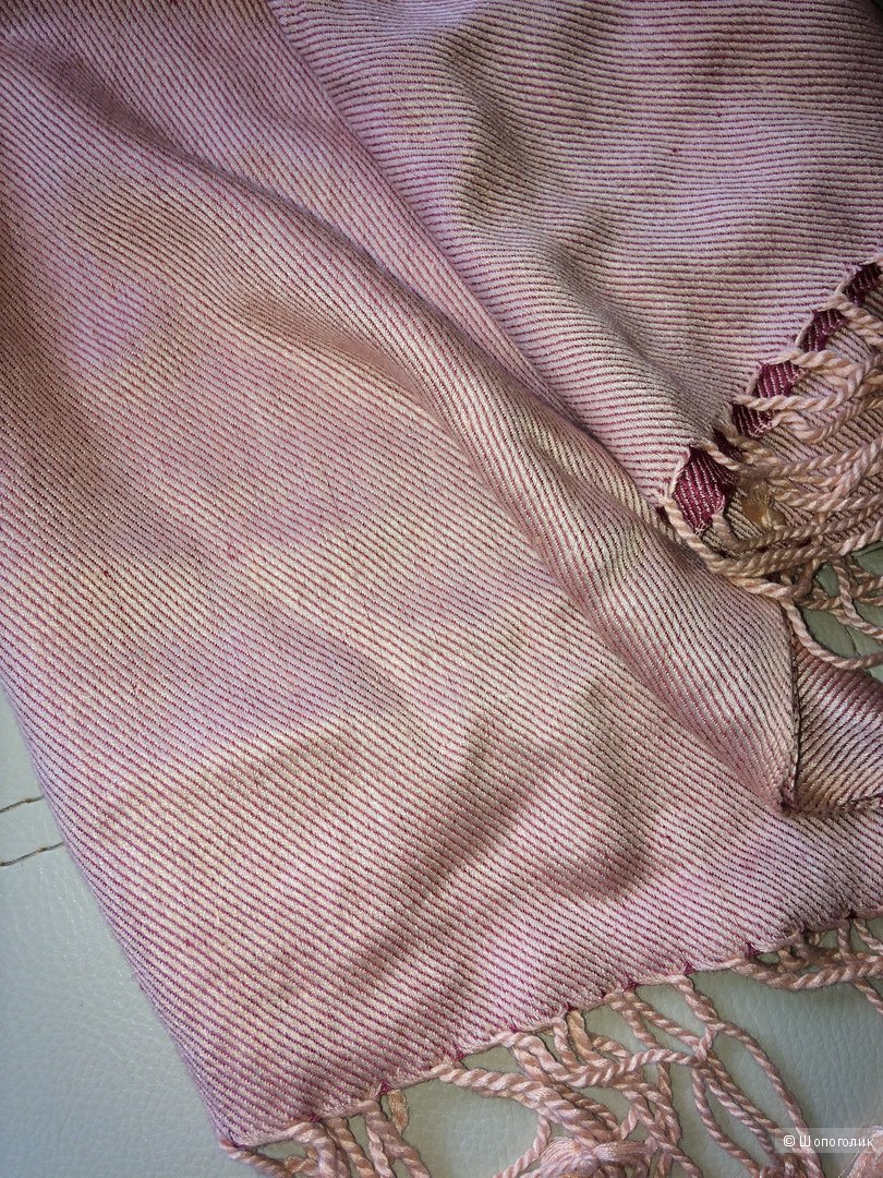 Розовый шарф-палантин