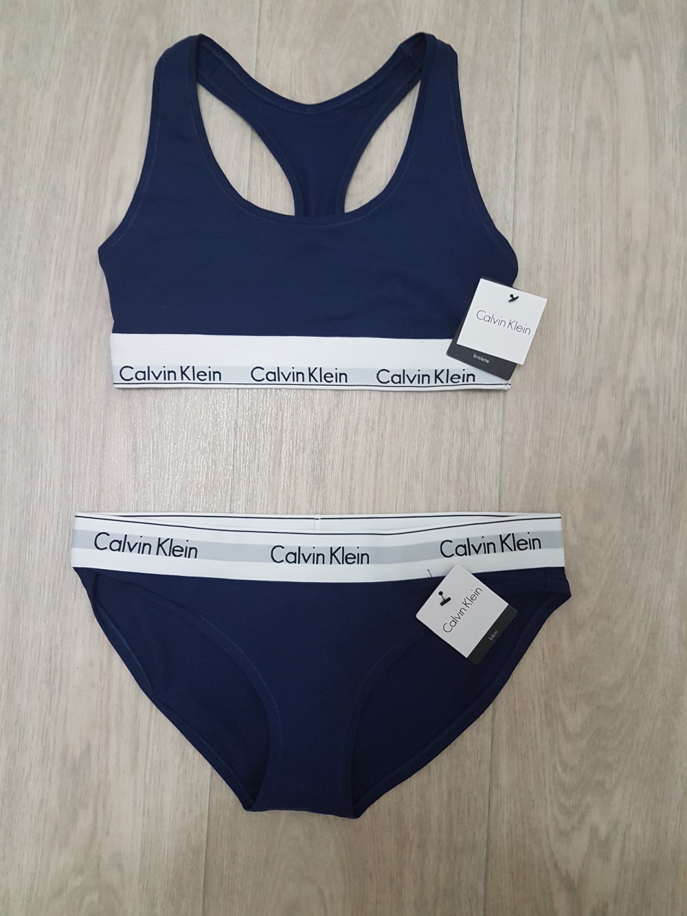 Calvin Klein комплект нижнего белья (бралетт и бикини), размер S