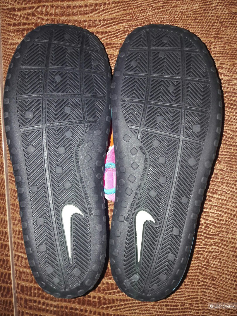 Сандалии Nike новые на девочку. Размер EU35.