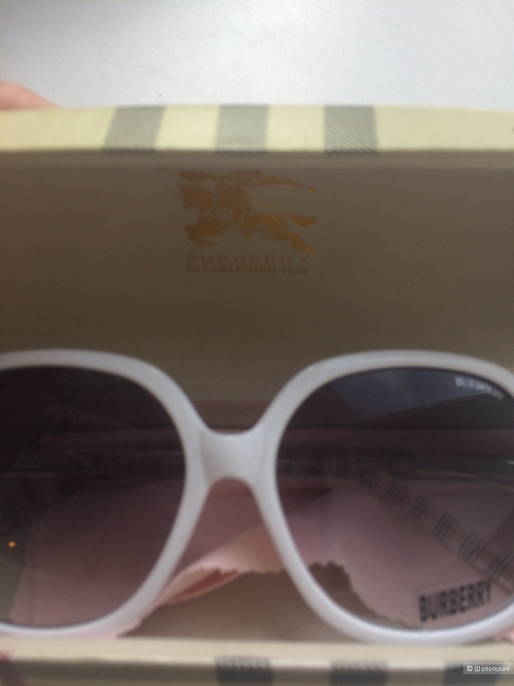 Солнцезащитные очки Burberry новые