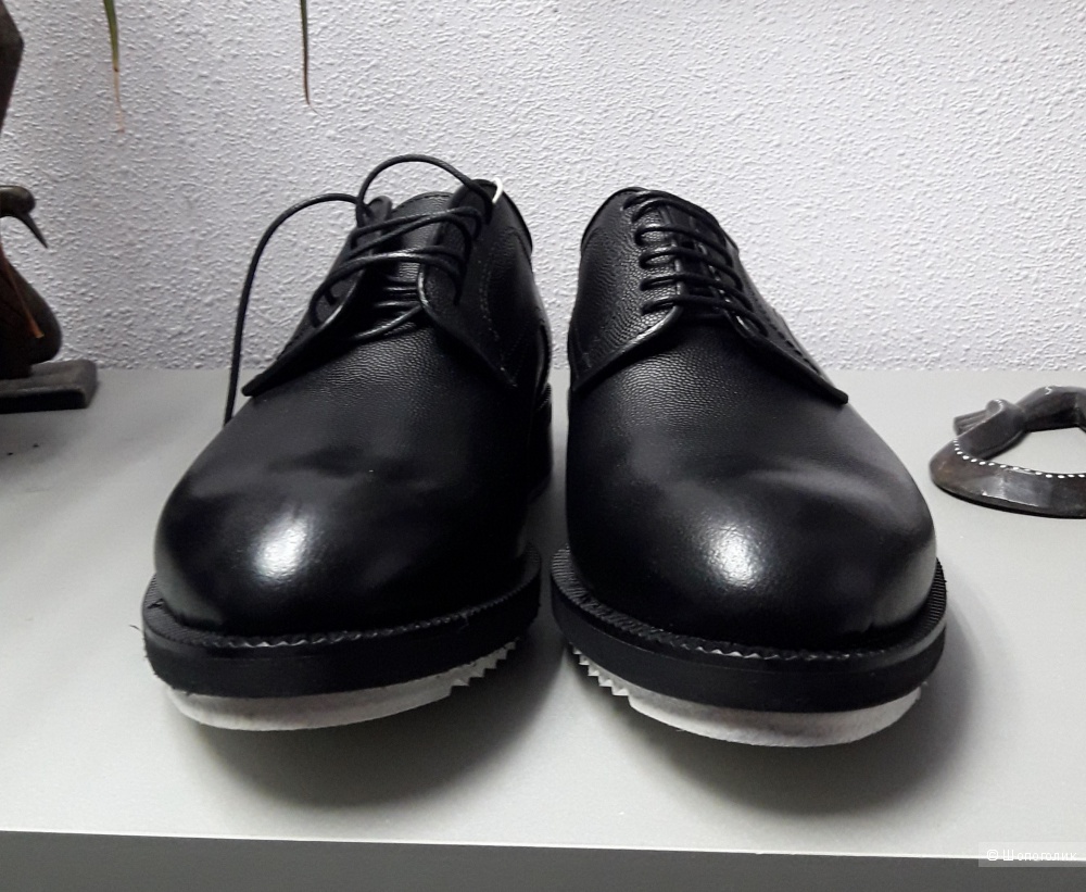 Мужские туфли бренда "8" 42 размера черные