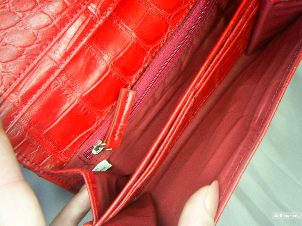 Кошелек Fiorelli.