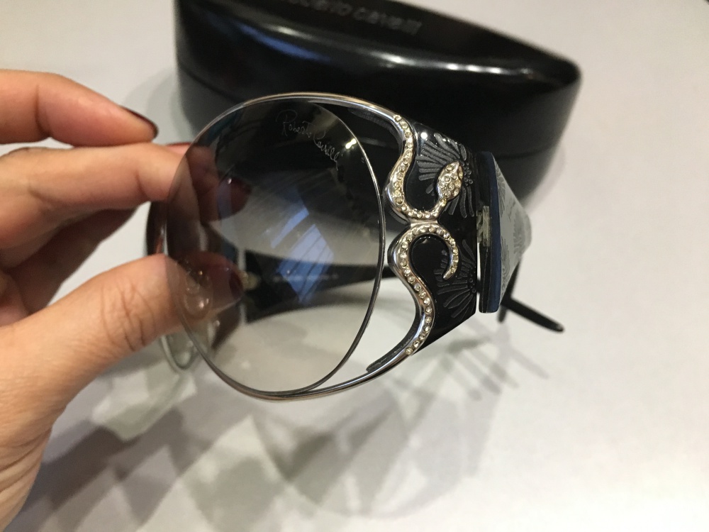 Солнцезащитные очки Roberto cavalli tiro. Черные