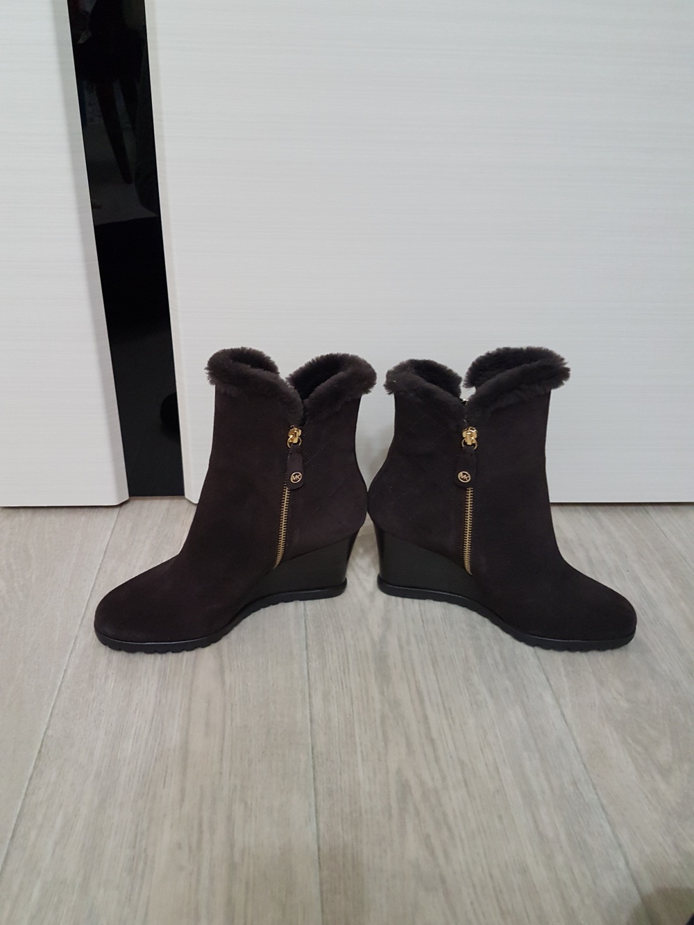 Зимние сапожки на платформе Michael Kors, нат. мех, размер 8.5 US (38-39)