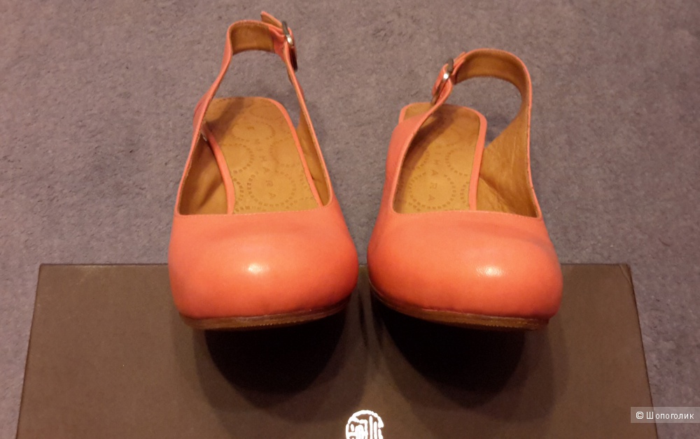 Дизайнерские туфли Chie Mihara р.40.5 цвета коралл