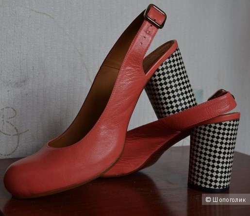 Дизайнерские туфли Chie Mihara р.40.5 цвета коралл