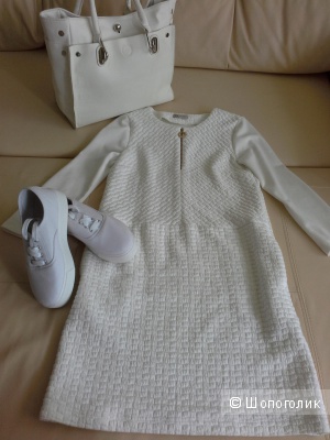 Стильное белое платье  Sercinnetti