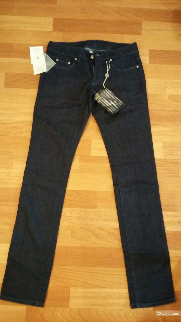 Новые джинсы GF Ferre размер 28.