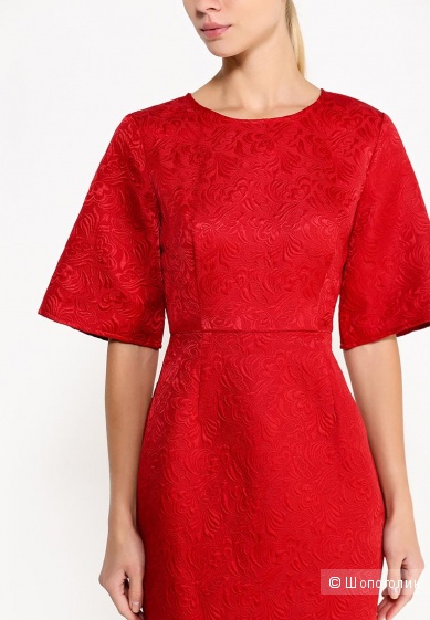 Красное жаккардовое платье-кимоно