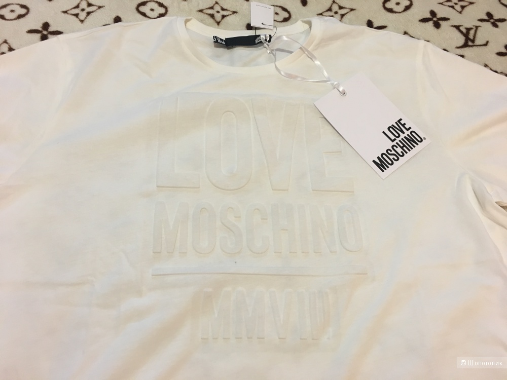 Футболка Love Moschino, размер  46it, на рос. 50-52. Белая.