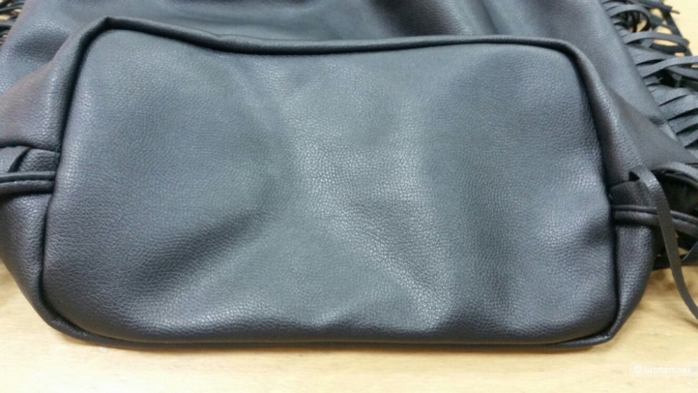 Сумка- мешок  Victoria"s Secret c  бахромой из экококожи