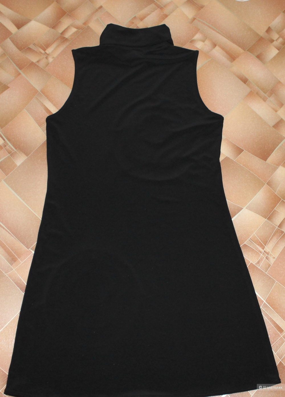 Черное платье,пр-во Италия,размер M,рус.44-46