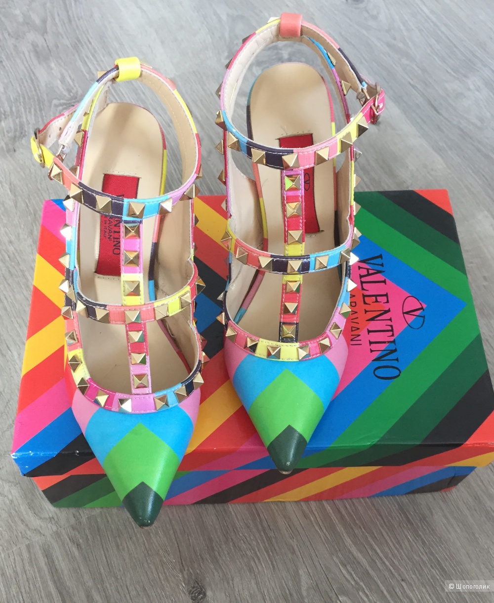 Яркие туфли Valentino, 36 размер