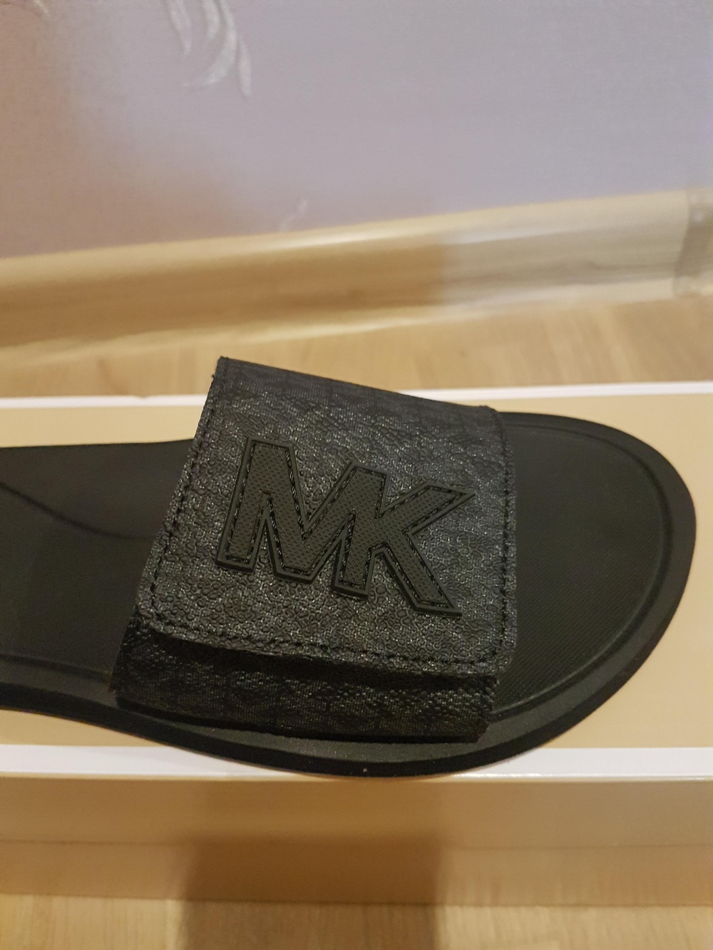 Новые текстильные шлепки Michael Michael KORS размер 7