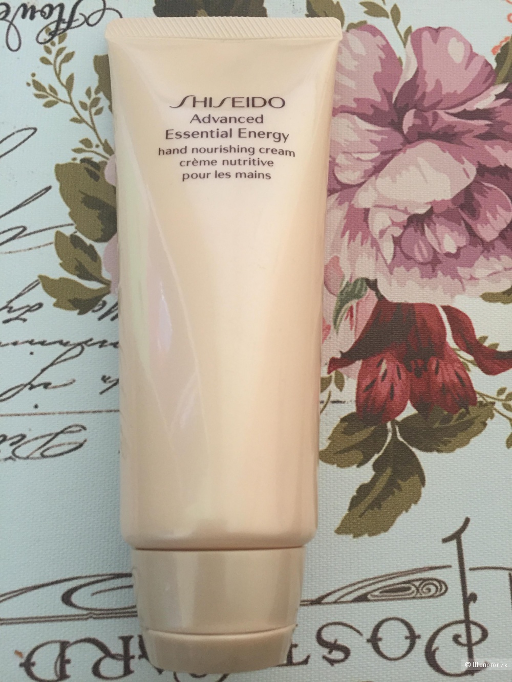 Питательный крем для рук Shiseido Advanced Essential Energy