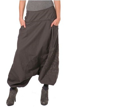 Disigual брюки-шаровары, брюки-юбка или брюки с сильно заниженной проймой. 44-46