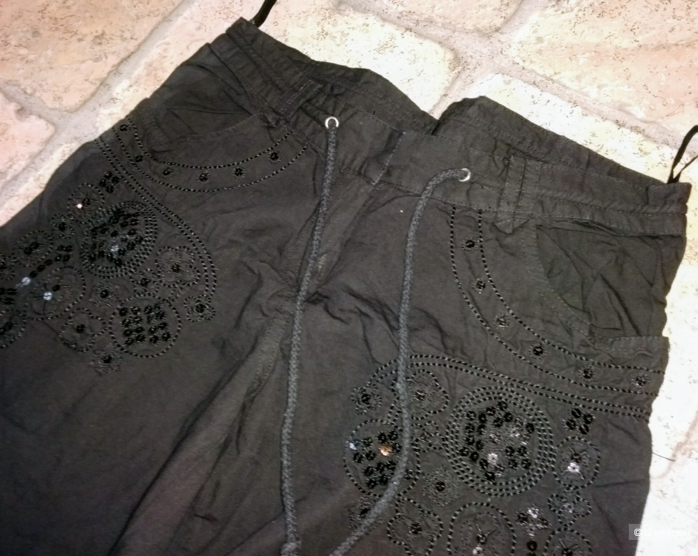 Брюки DEFILE LUX 38 размера, чёрные, летние, с красивой вышивкой