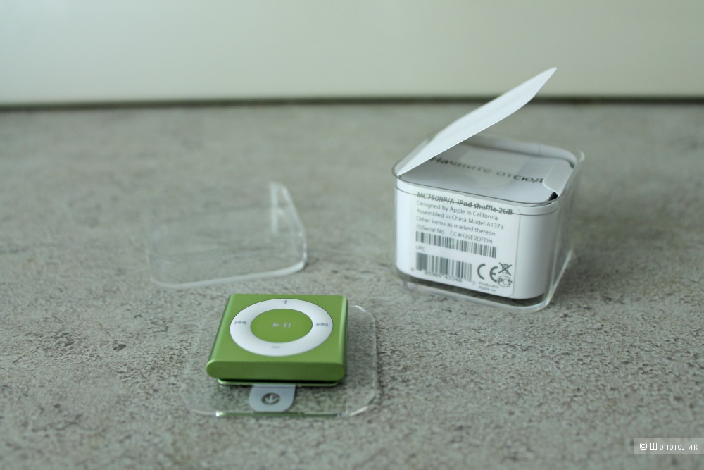 Apple iPod shuffle 4G 2Gb Зеленый  MC750RP/A MP3 плеер