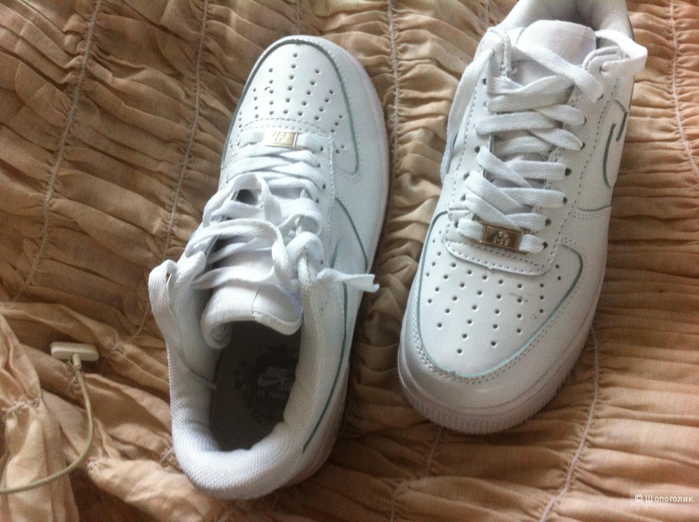 Новые кроссовки  Nike Air Force 37 размер (UK6,5) белые